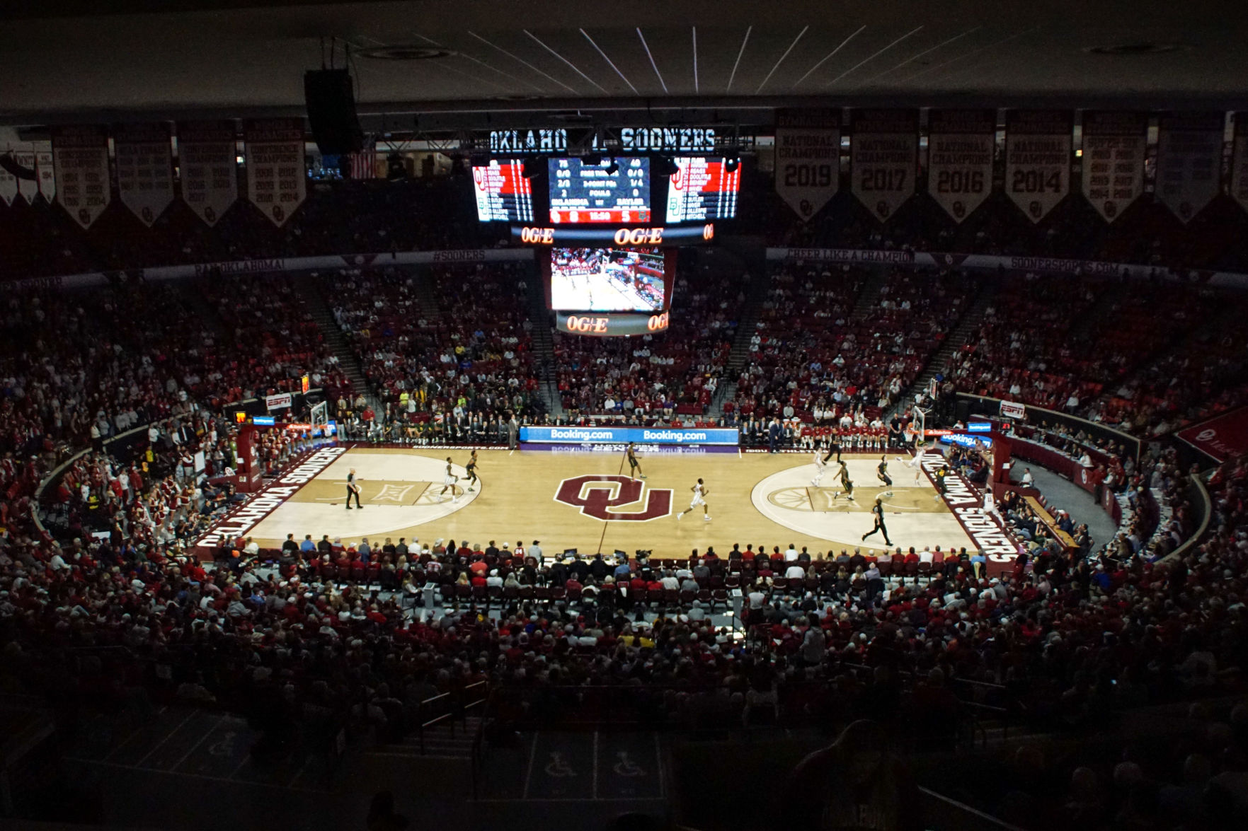 Lloyd Noble Center